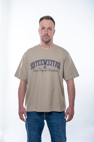 Unisex 1616 Statement T-Shirt von 16sports mit Schießmotiv, bequemes Casual-Design, auf weißem Hintergrund fotografiert.