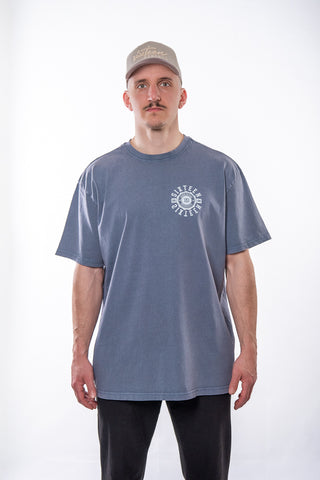 Graues 16sports 1616 SIGN T-Shirt mit Druck, bequemes Baumwollshirt für sportlichen Stil und Alltag.