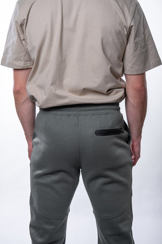 Schwarze 1616 TeamWear 1616 Hose von 16sports, Sports-Trainingshose, Nahaufnahme, elastischer Stoff, sportlich und bequem