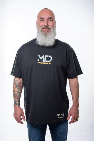 Helles 16sports MTD Signature T-Shirt mit Druck, bequemes Baumwollshirt für sportlichen Look, auf weißem Hintergrund fotografiert.