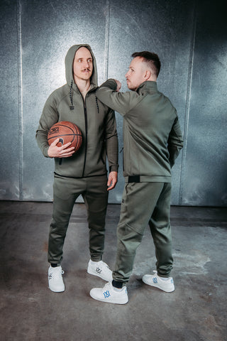 16sports Hoodie-Jacke von 1616 TeamWear, bequemer Sweatshirt mit Kapuze, ideal für Sport und Freizeit, in dunkler Farbe.