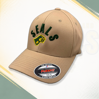 Beige NFS SEALS Vollcap, flexibel und bequem, mit sichtbarem NFS Logo auf der Vorderseite, ideal für sportlichen Stil.