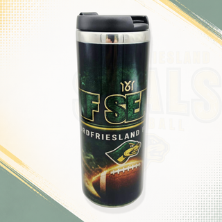 NFS Thermobecher aus Edelstahl mit schwarzem Deckel, isoliert für heiße und kalte Getränke, auf weißem Hintergrund.